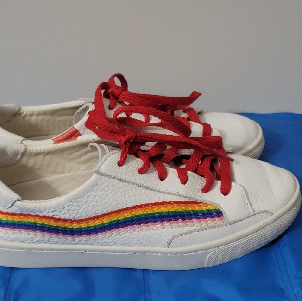 SOLUDOS Rainbow Wave Good Vibes Tennis Shoes Sneakers Women's Size 6.5 EUC